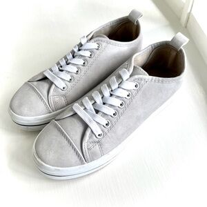 Sole Mates Light Grey Faux Suede & White Sneakers Lace Up Court Tennis Shoes 7/8